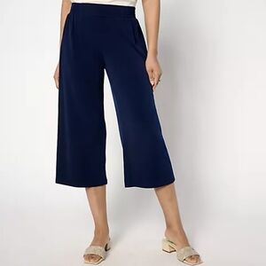 Susan Graver Liquid Knit Wide Leg Capri Womens Medium Preppy Office Comfy Mature